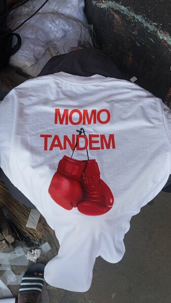 T-shirt à motifs originaux