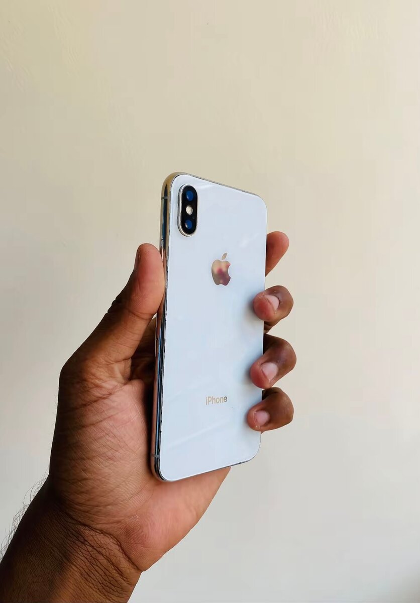 iPhone X Argent 64 Go