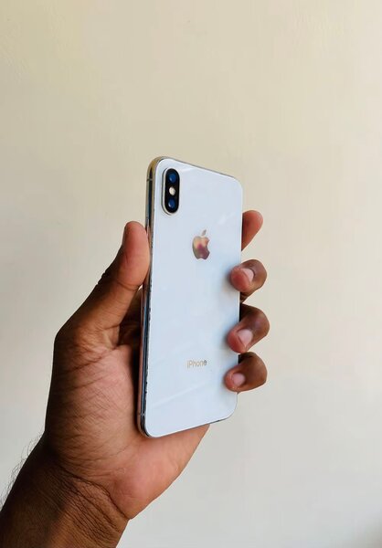 iPhone X Argent 64 Go