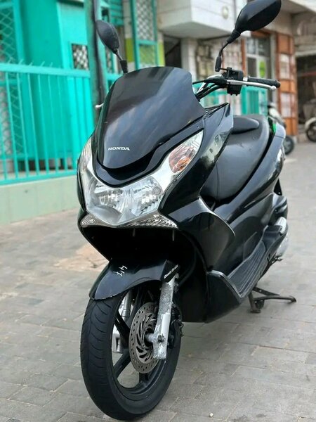Scooter Honda PCX noir