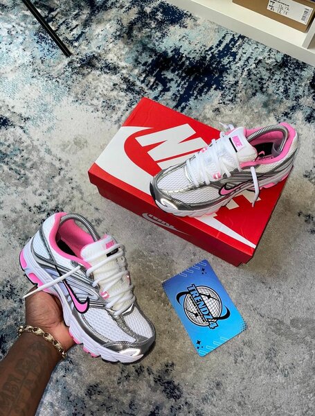 Nike Sneakers Blanches et Roses