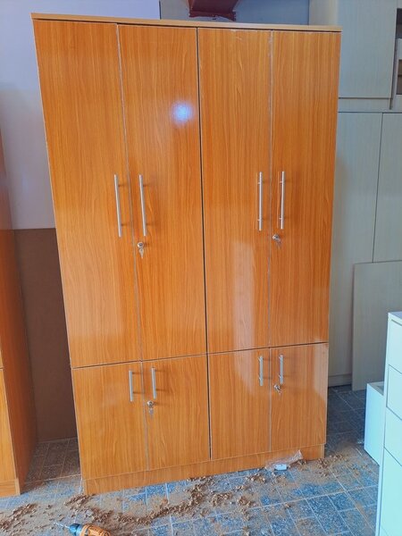 Armoire de rangement moderne