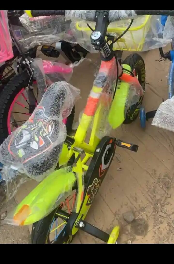 Vélo enfant coloré