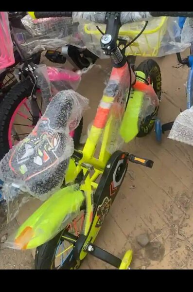 Vélo enfant coloré