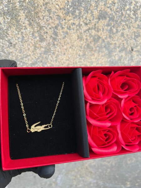 Collier avec pendentif crocodile