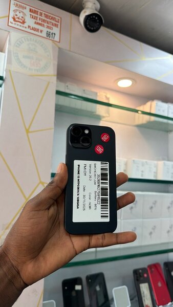 iPhone 15 simple retour quasi