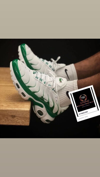 Basketsblanche et vertes