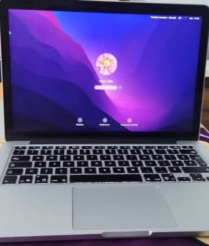 MACBOOK , 8GO RAM/ 250 GO SSD.