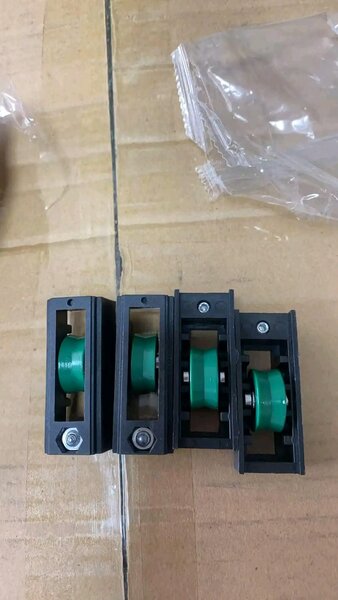 Roulettes coulissantes résistantes