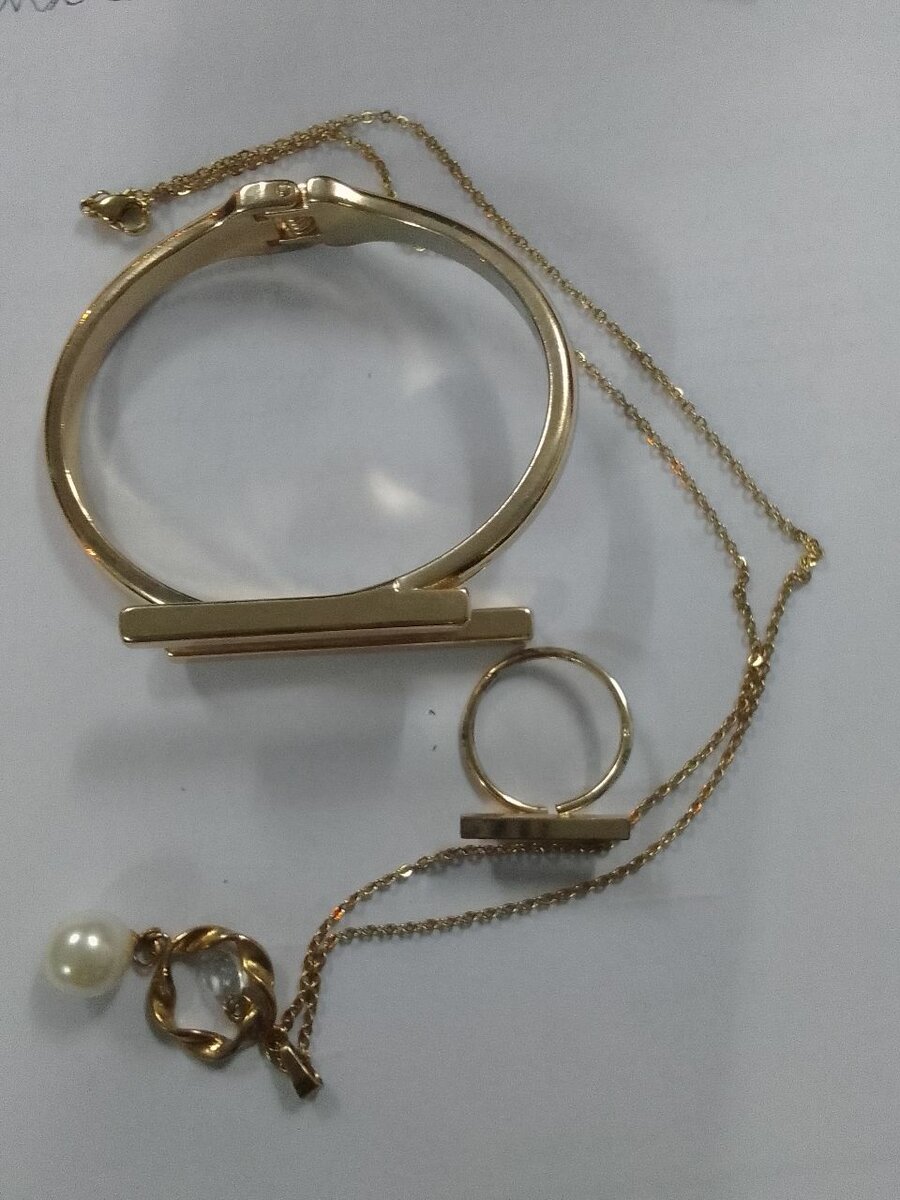 Ensemble bijoux doré élégant