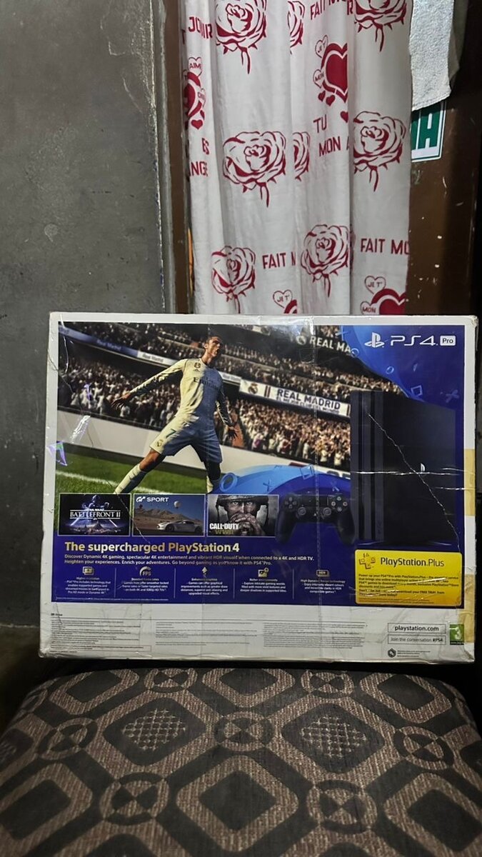 Console Sony PS4 Pro 1 To