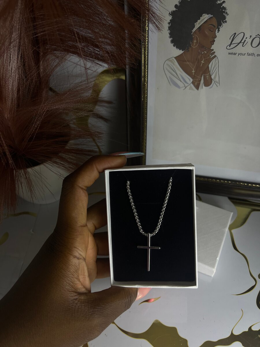 Collier Croix Élégant