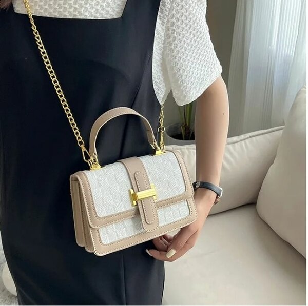 Sac à main élégant chaîne