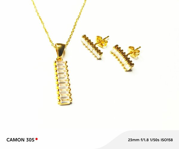 Parure Collier et Boucles Dorées