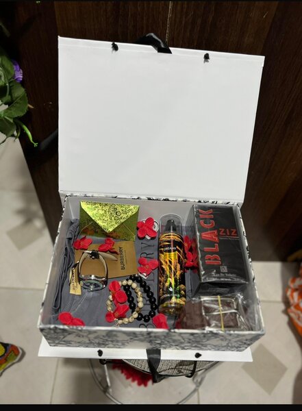 Coffret Cadeau Homme Luxe: Montre, Parfum, Accessoires