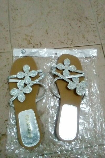 Sandales élégantes à fleurs