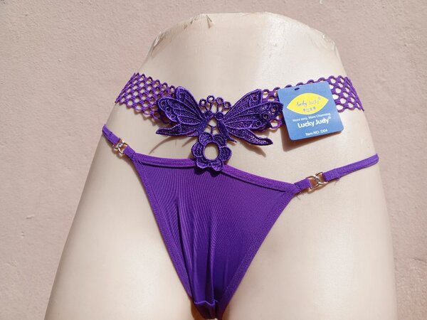 String dentelle élégante femme