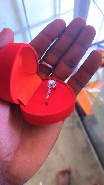 Bague de fiançailles élégante