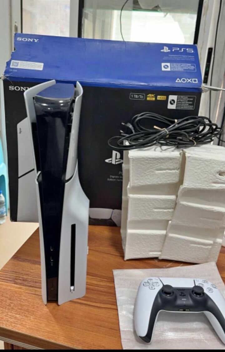 Console Sony PS5 avec manette neuve