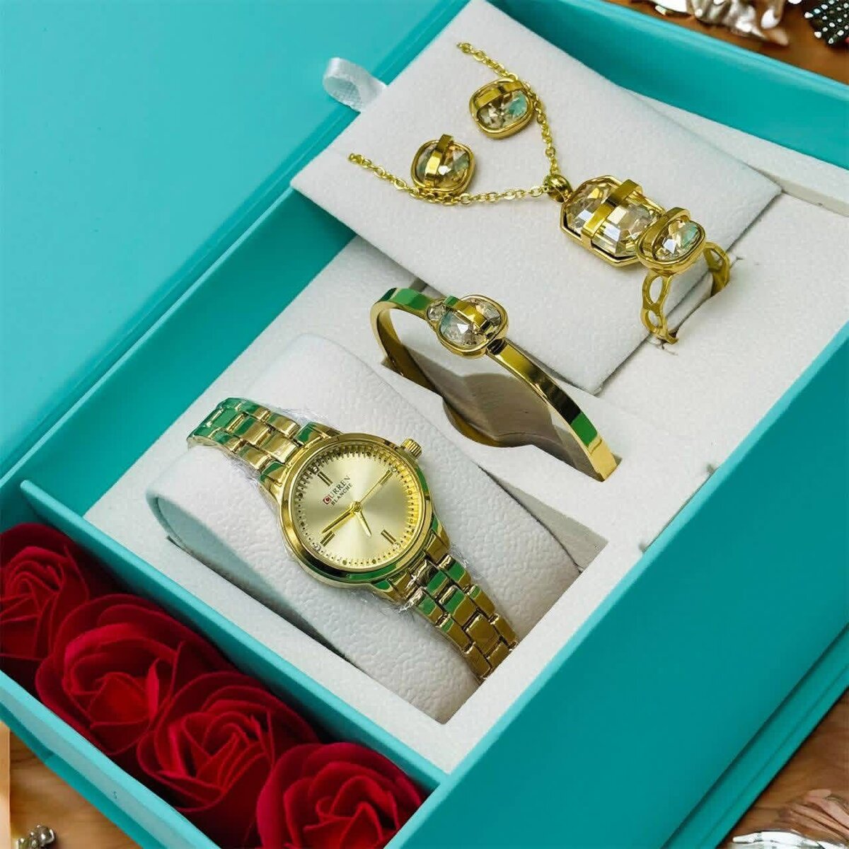 Ensemble montre et bijoux pour femme