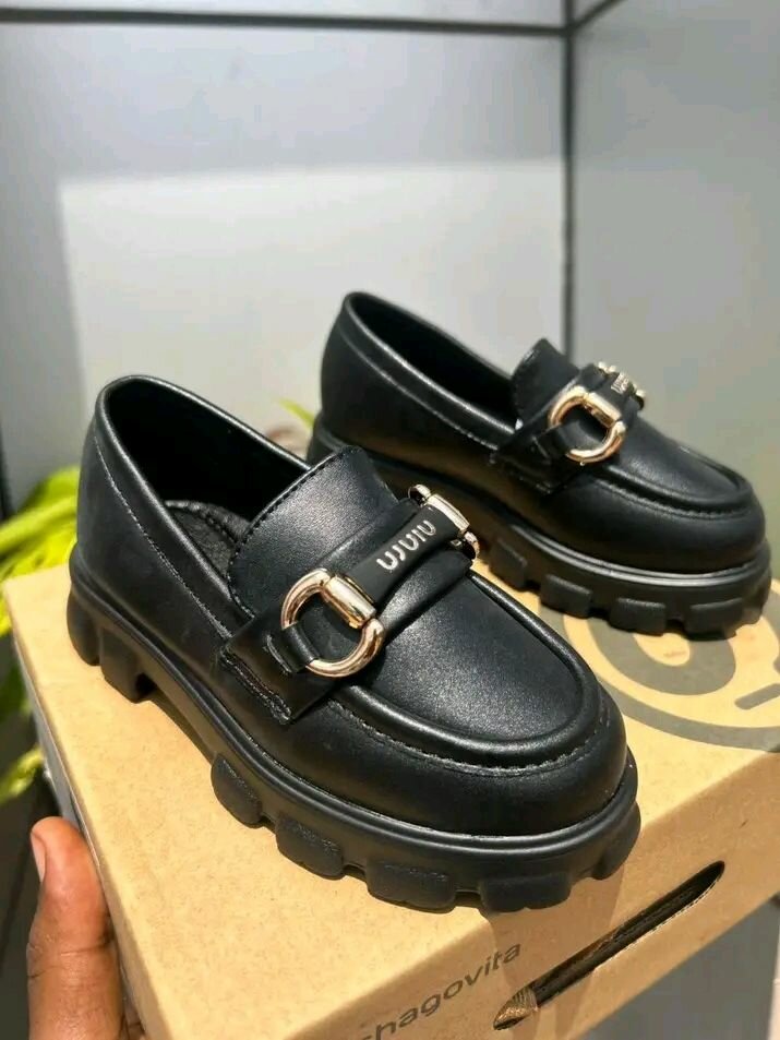 Chaussures noires Shagovia élégantes