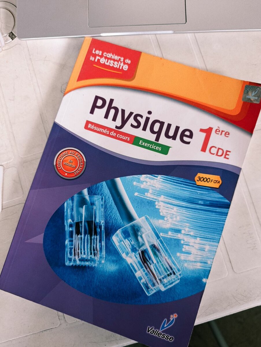 Livre Physique 1ère CDE