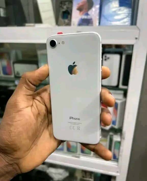 iPhone 8 64GB Argent