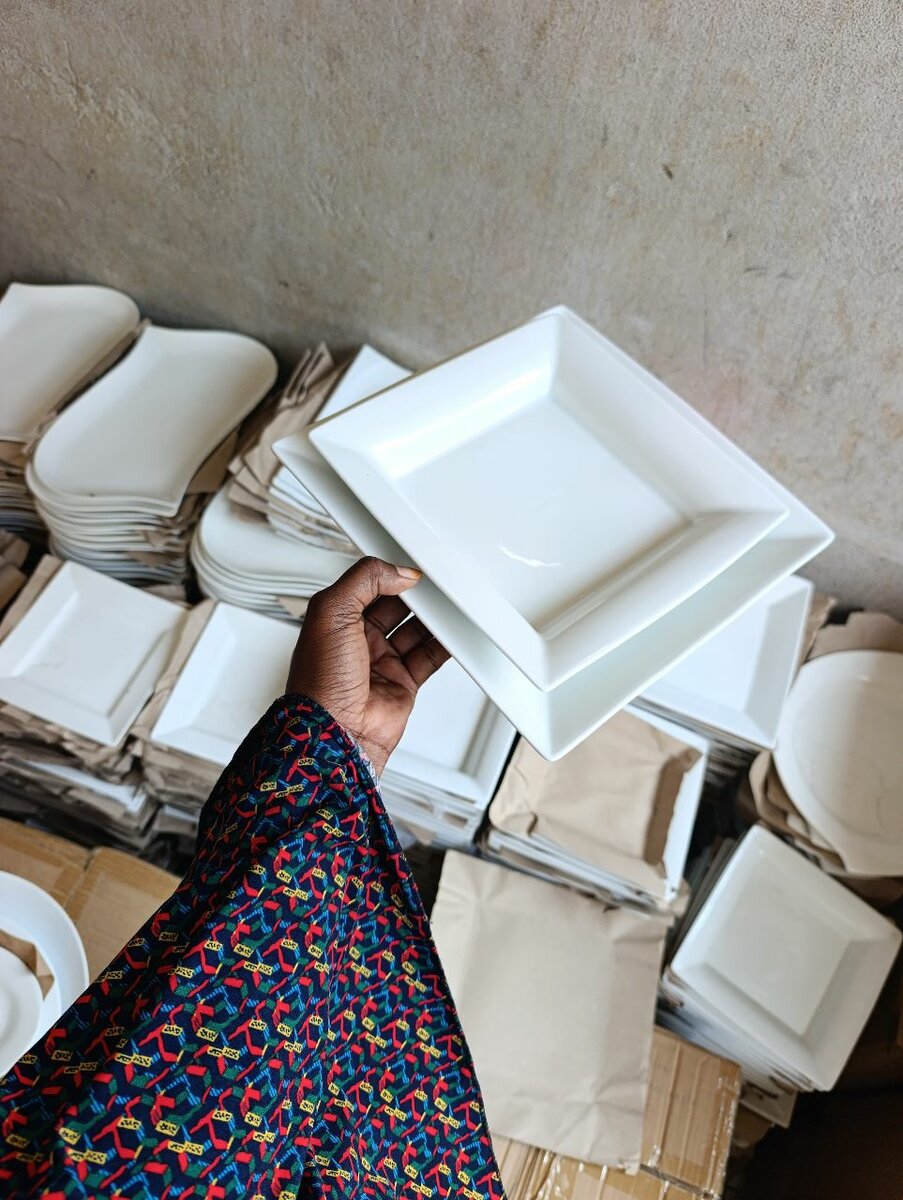 Assiettes carrées en porcelaine