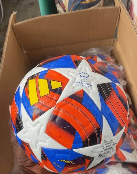 Ballon de soccer professionnel