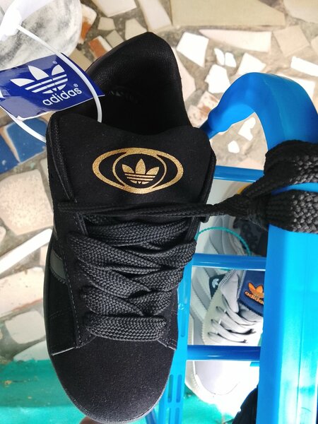 Sneakers en daim noir