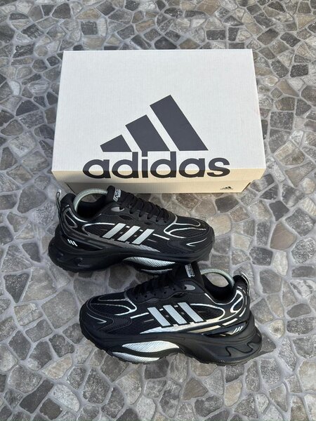 Chaussures de sport Adidas