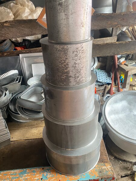 Moules à gâteaux en métal