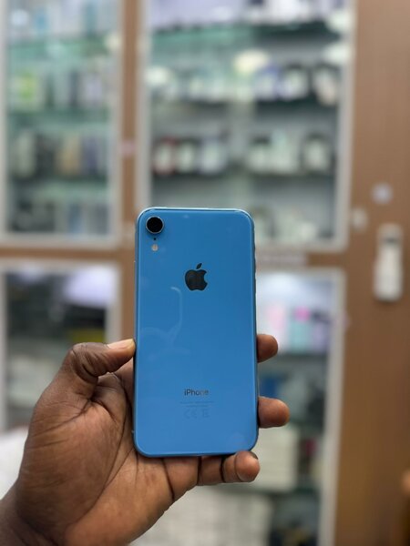 iPhone XR 64giga sans ID