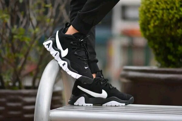 Nike Air Barrage Low