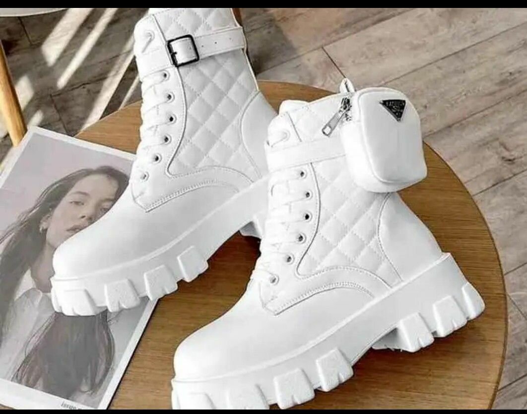 Bottes blanches matelassées