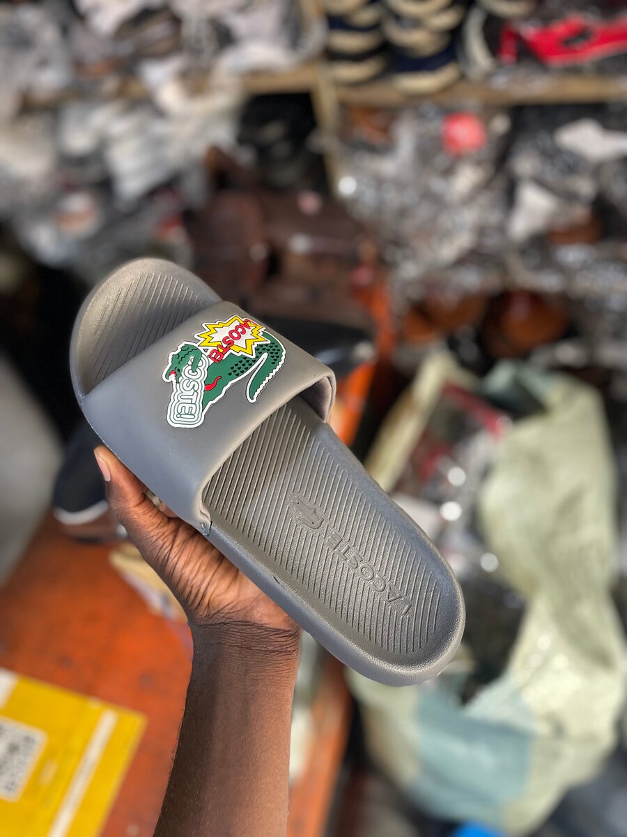 Claquettes confortables en caoutchouc