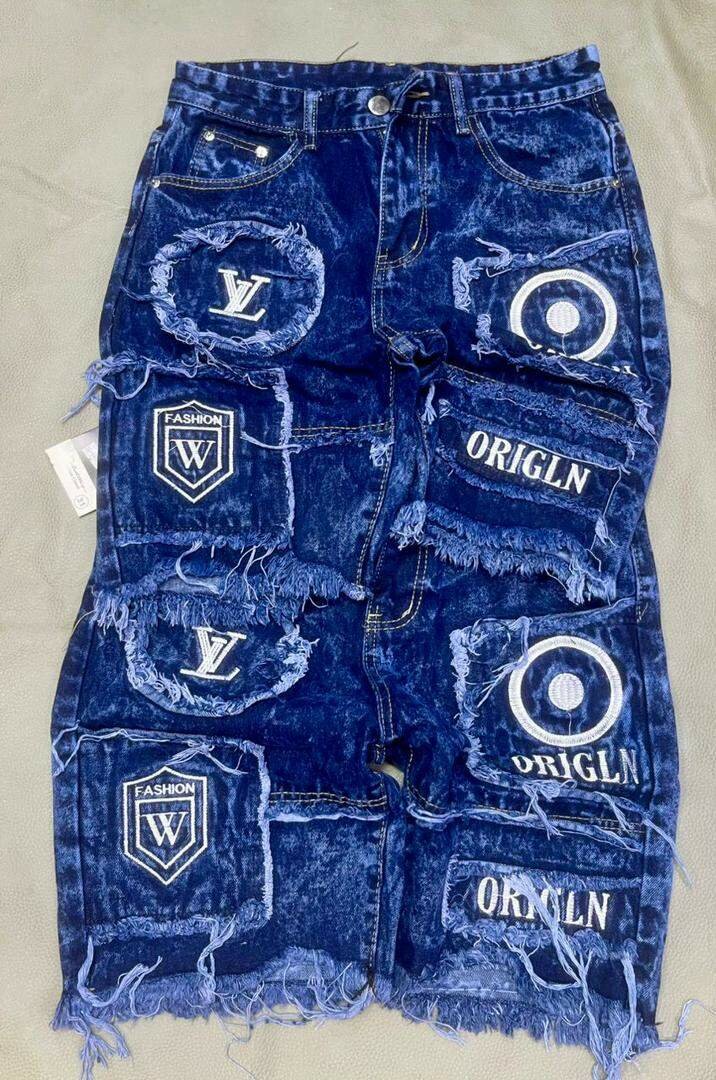 Shorts en jean design moderne