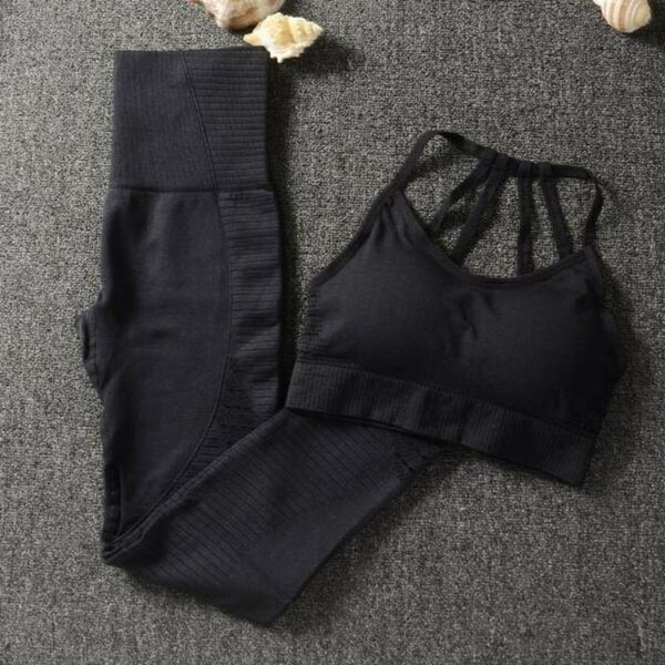 Ensemble de sport femme élégant