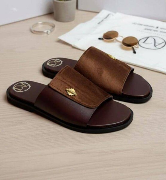 Sandales en cuir modernes