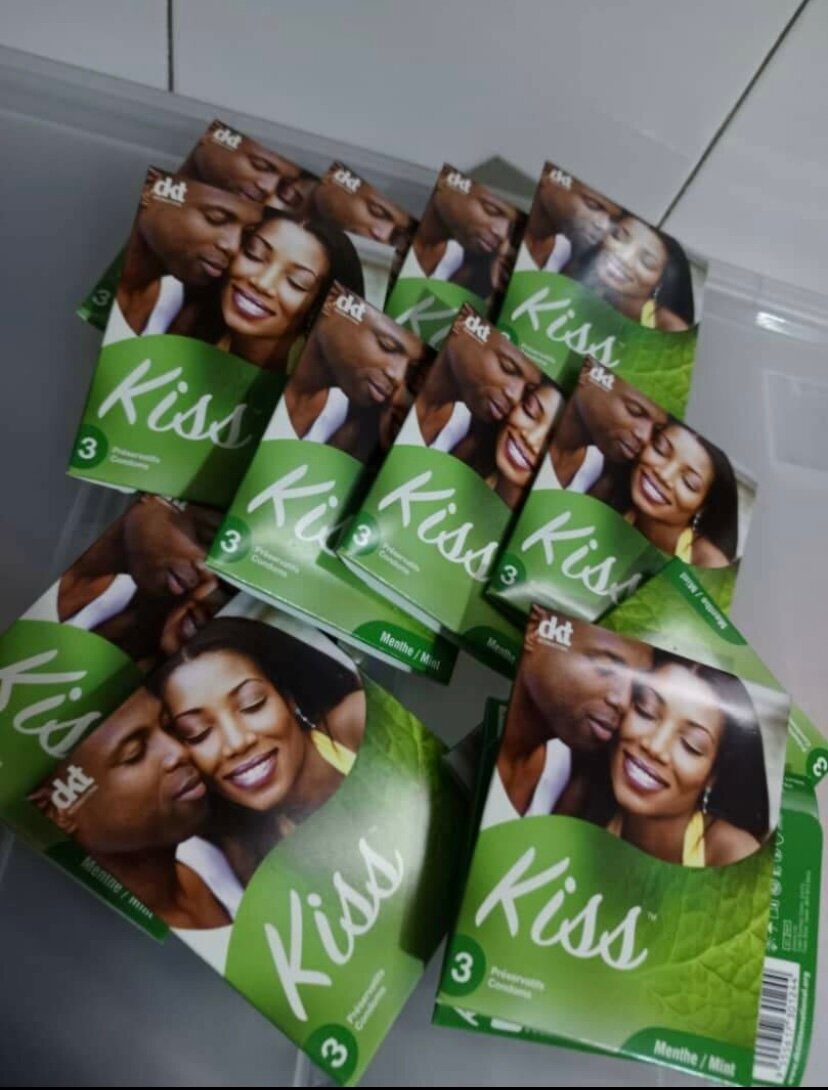 30 préservatifs (10 paquets)