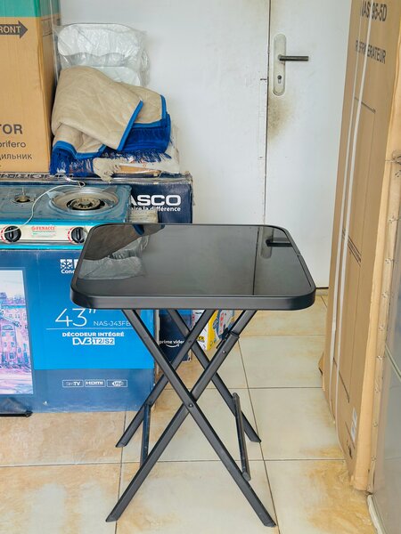 Table vitrée pliante