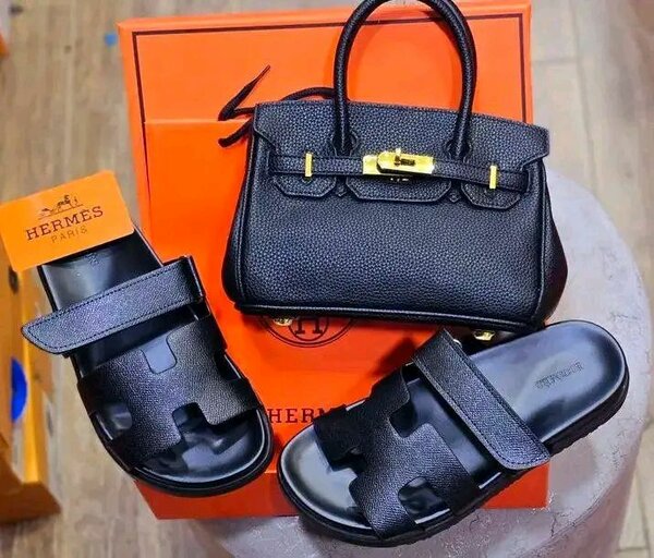 Sac à main et sandales Hermes