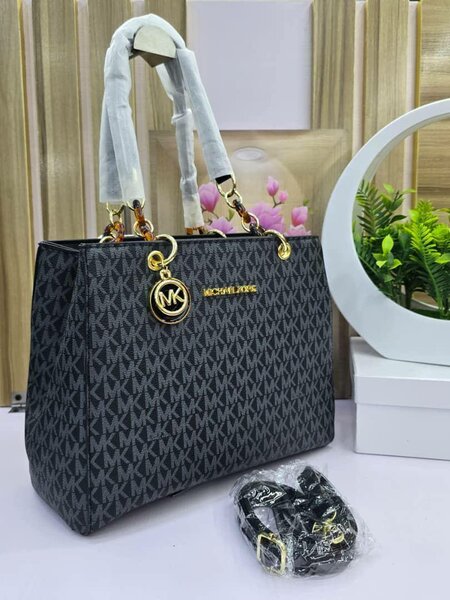 Sac à main stylé MK