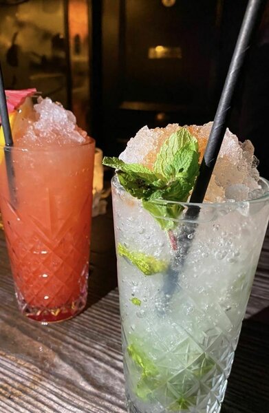 Cocktails exotiques et rafraîchissants