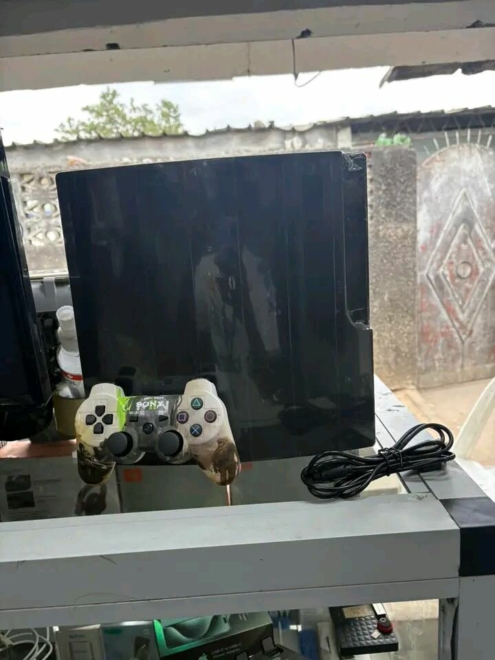Console PS3 avec manette