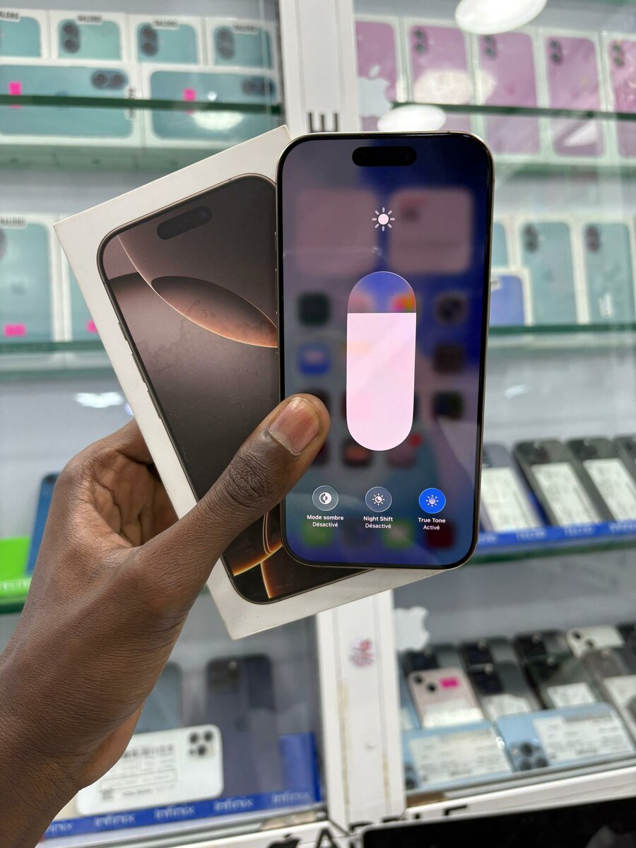 Disponible 16 Pro 128go avec c