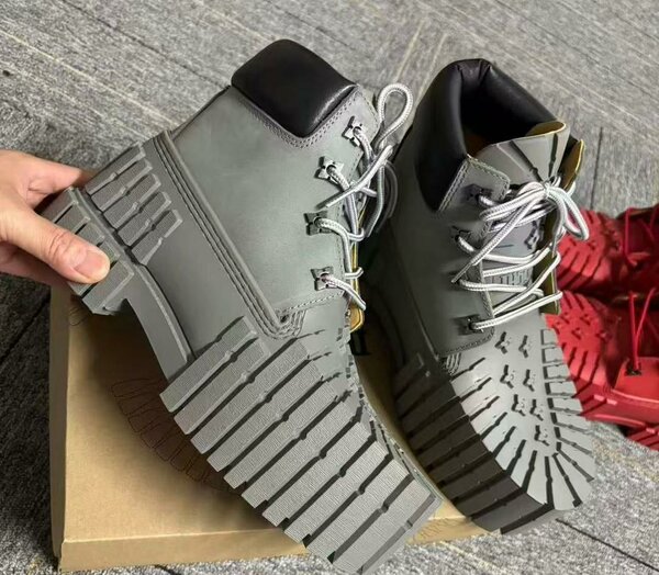 Chaussures à lacets épaisses grises