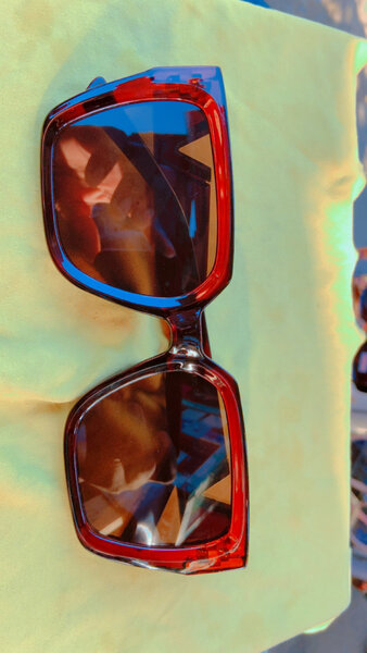 Lunettes de soleil carrées