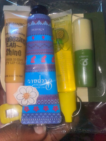 Ensemble de soins des lèvres variés