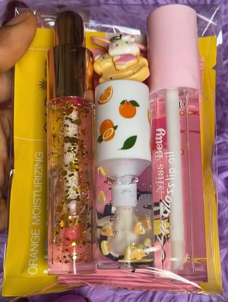 Trousse maquillage Hello Kitty - Lip gloss et accessoires